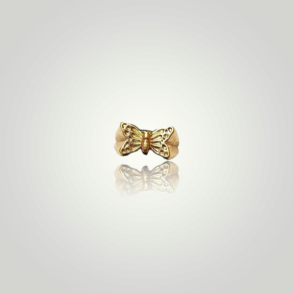 Avon - Goldtone Butterfly Ring size 9 - Picture 1 of 4